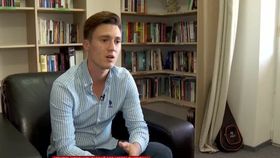 VIDEO Din ce în ce mai mulți minori sunt captivii substanțelor interzise din școli. Melodiile pe care le ascultă îi influențează